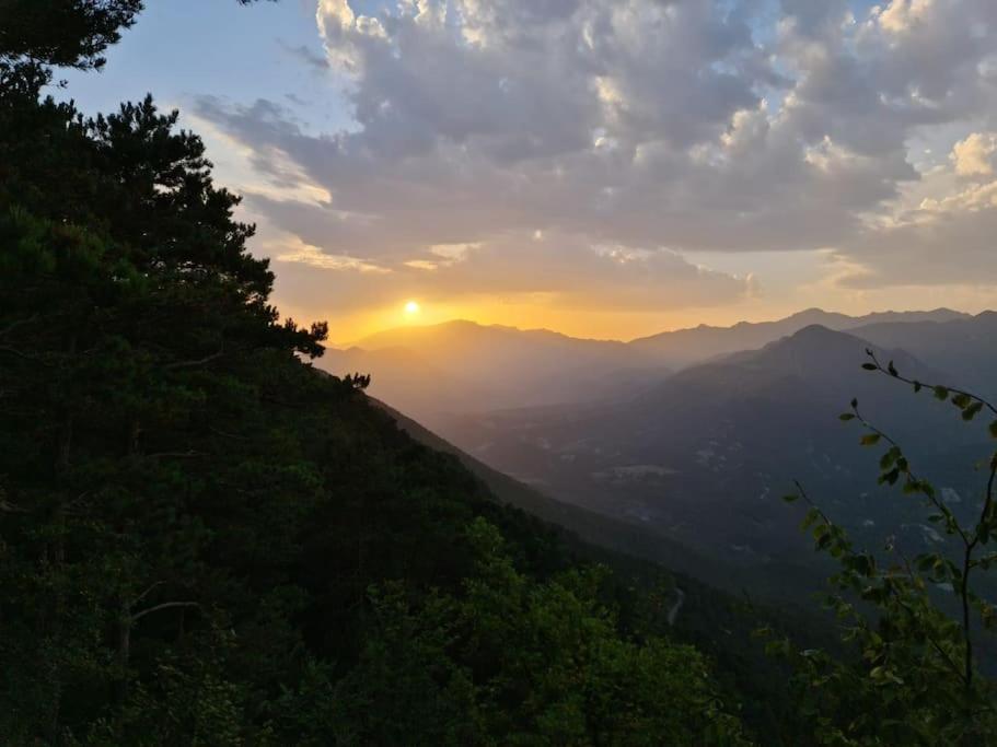 Precioso Apartamento En El Pirineo Catalan 라 포블라 데 리예트 외부 사진